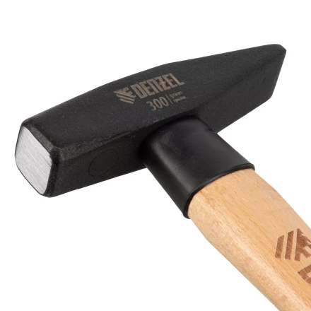 Молоток слесарный, 300 г Denzel, кованый квадратный боек, буковая рукоятка, 10427 купить в Ижевске