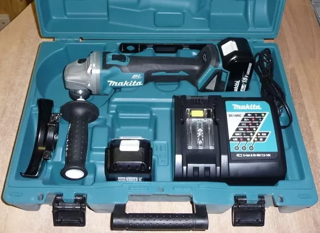Аккумуляторная шлифмашина  УШМ DGA504RME Makita купить в Ижевске