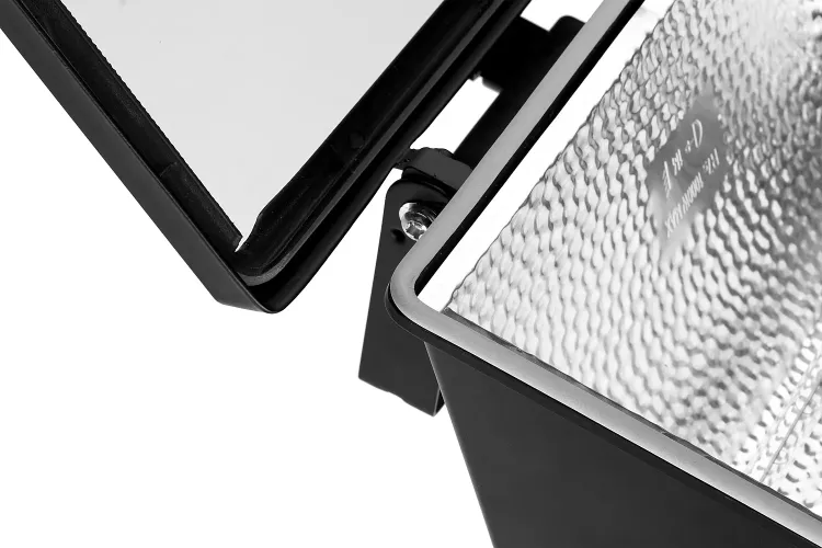 Прожектор STAYER "MASTER" MAXLight галогенный, с дугой крепления под установку, черный, 1000Вт 57105-B купить в Ижевске