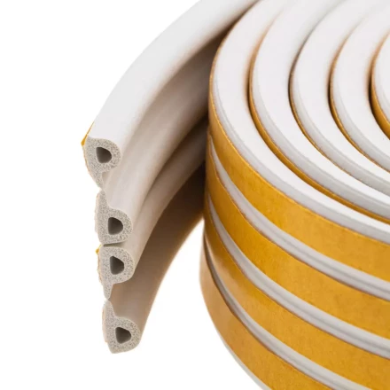 Уплотнитель резиновый, 12 м, профиль &quot;P&quot;, белый Сибртех 88907 купить в Ижевске