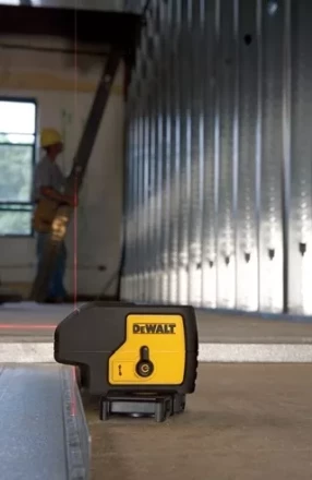 Лазерный нивелир DeWalt DW 083 К купить в Ижевске