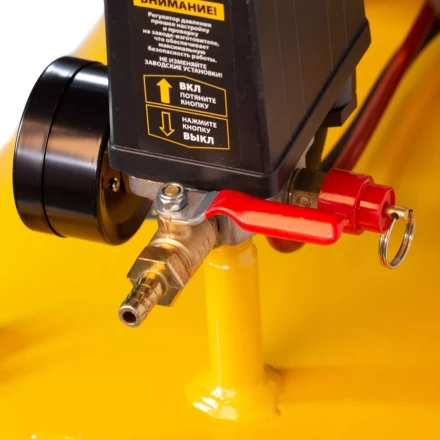 Компрессор воздушный BCI3000-T/200, ременный привод , 3.0 кВт, 200 литров, 530 л/мин Denzel 58119 купить в Ижевске