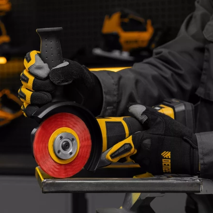 Щетка для УШМ, 100 мм, плоская, нейлоновая щетина, посадка 22,2 мм Denzel 74437 купить в Ижевске